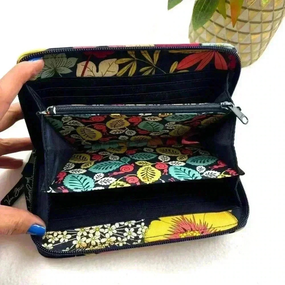 Vera Bradley Bright Floral Snail Print Quilted Cotton Wrap Round Zip Long Wallet - Picture 2 of 14